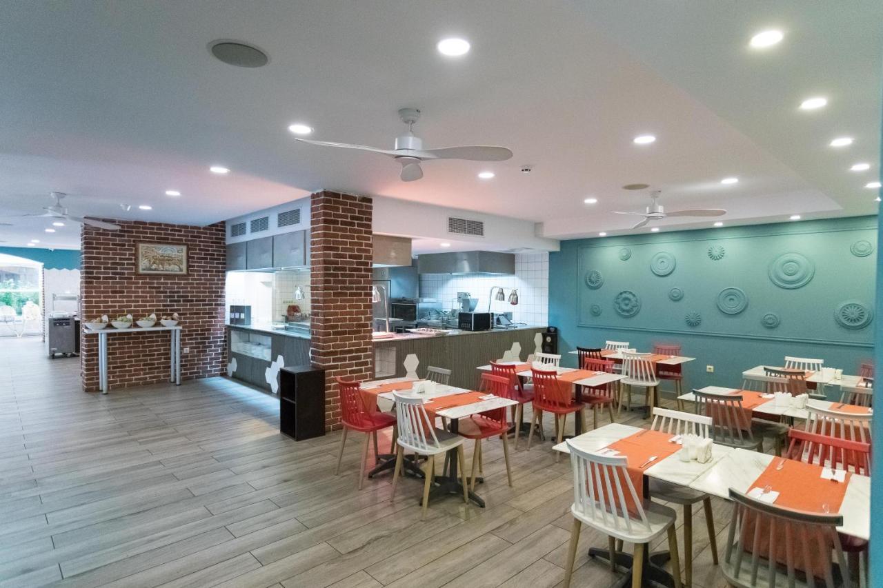 Tarsis Club & Aquapark Aparthotel 4*